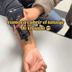 Perfeccionador Corporal a prueba de agua y sudor - Se ajusta a tu tono de piel cubriendo manchas, cicatrices, tatuajes